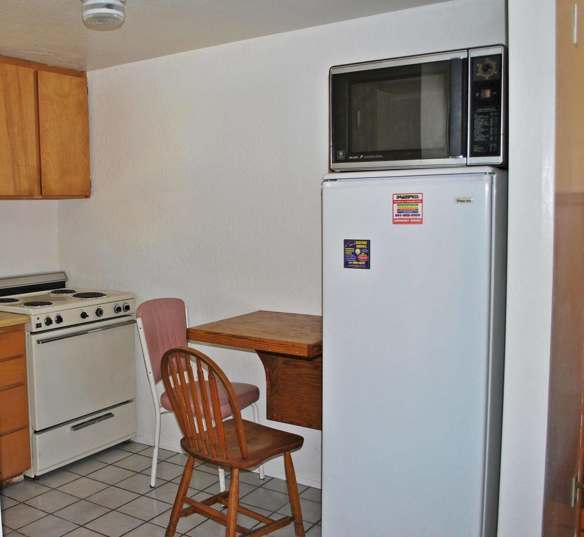 Oregon Motel 8&RV Park Klamath Falls Exterior foto