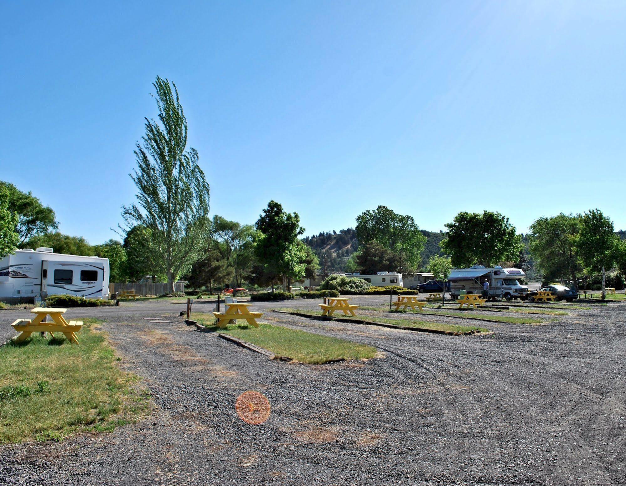Oregon Motel 8&RV Park Klamath Falls Exterior foto