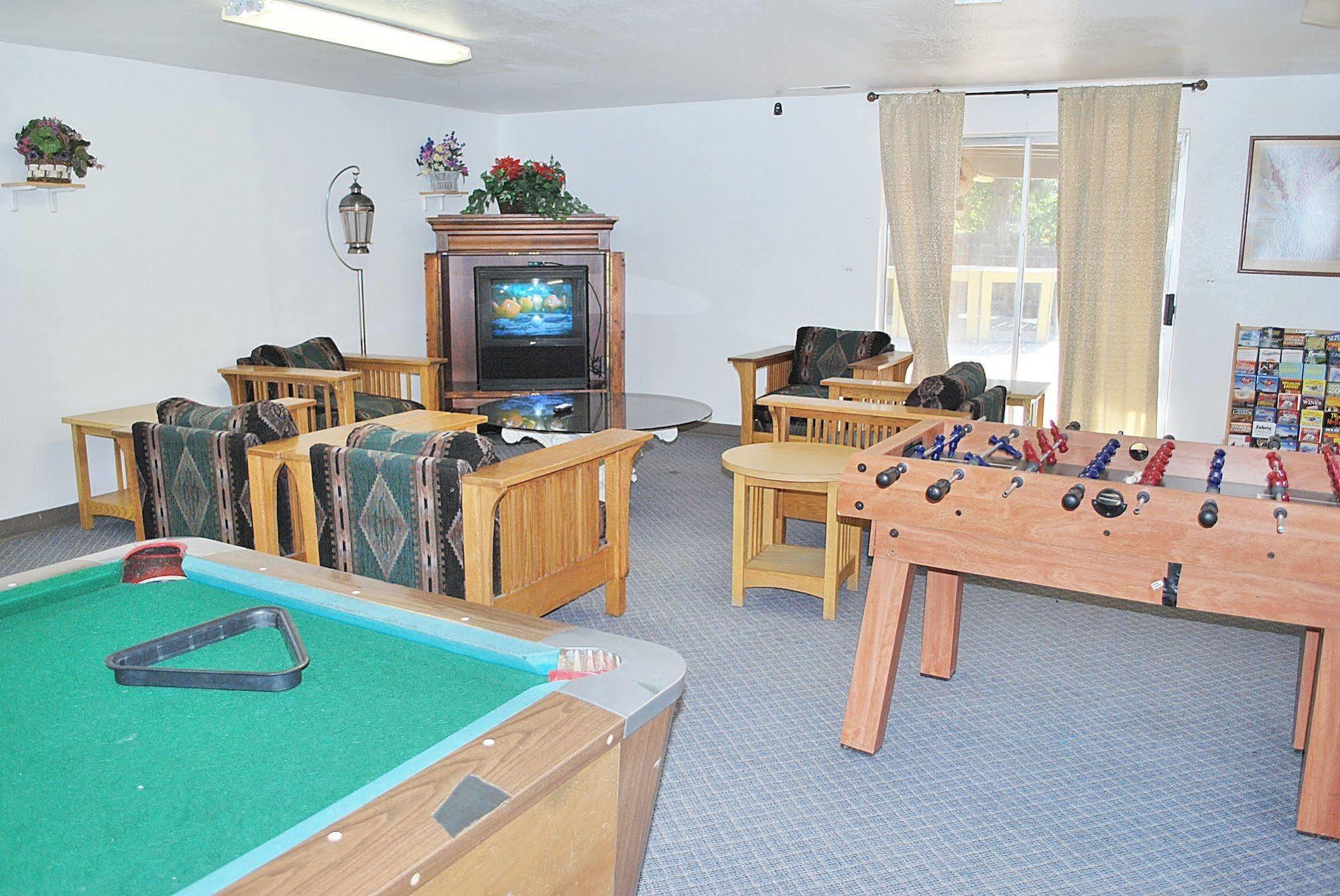 Oregon Motel 8&RV Park Klamath Falls Exterior foto