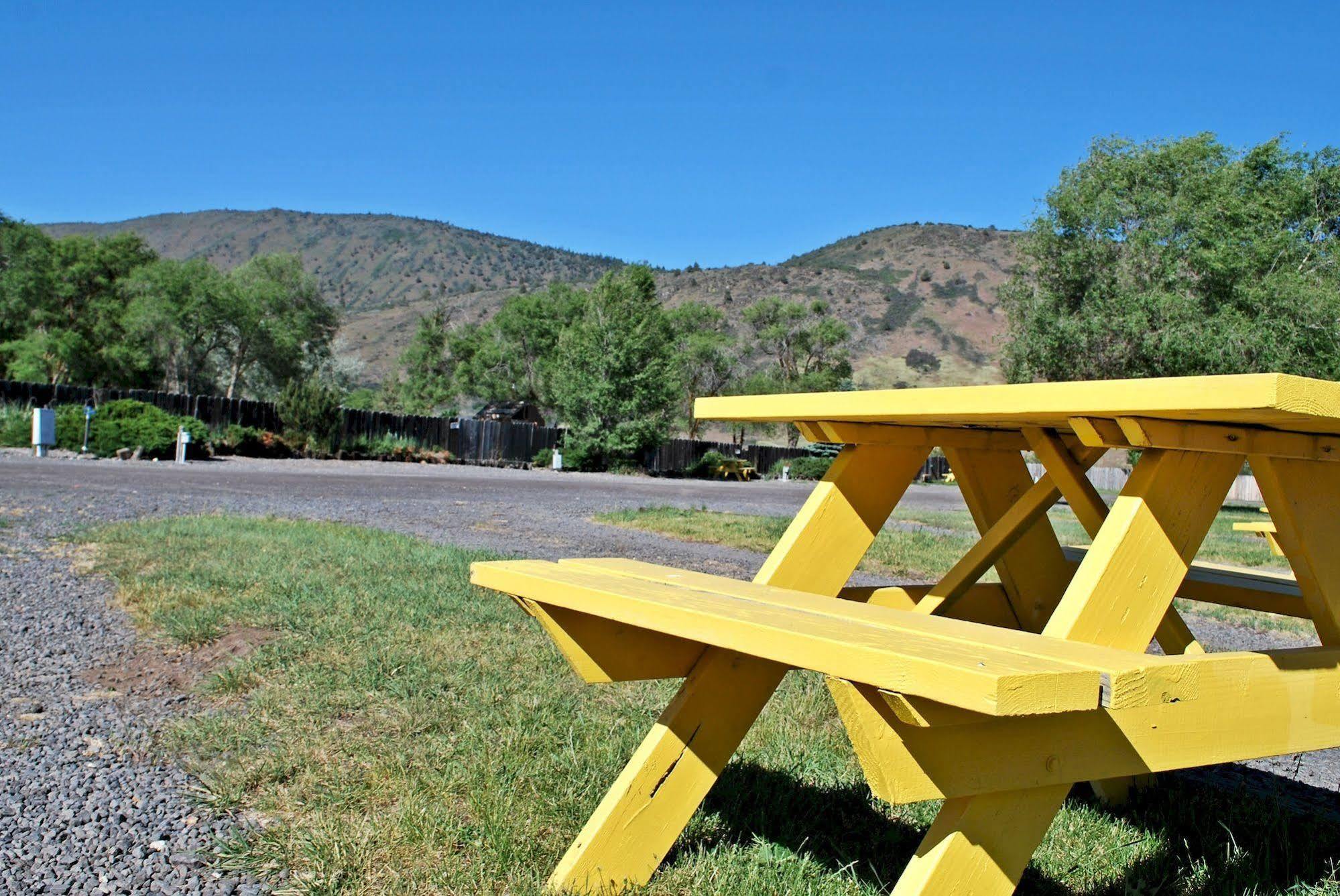 Oregon Motel 8&RV Park Klamath Falls Exterior foto