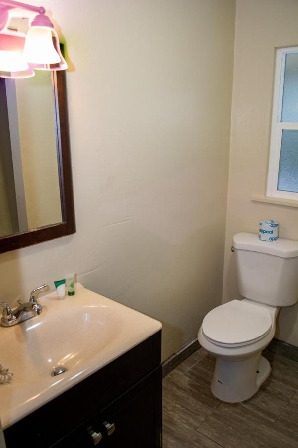 Oregon Motel 8&RV Park Klamath Falls Exterior foto